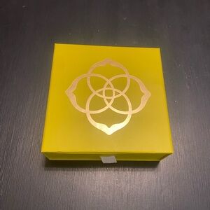 Kendra Scott Empty Box -Slide Closure